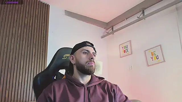 Snapshot of Maximo_Wolff chatting on 01-13-26, 08:03 Maximo Wolff online show from 01-13-26, 08:03