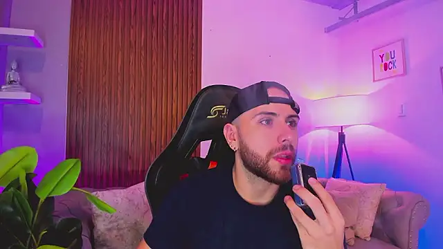 Snapshot of Maximo_Wolff chatting on 02-04-26, 07:53 Maximo Wolff online show from 02-04-26, 07:53