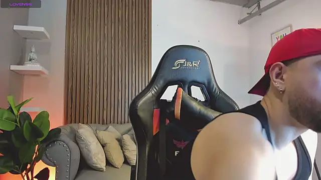 Snapshot of Maximo_Wolff chatting on 03-16-26, 08:24 Maximo Wolff online show from 03-16-26, 08:24