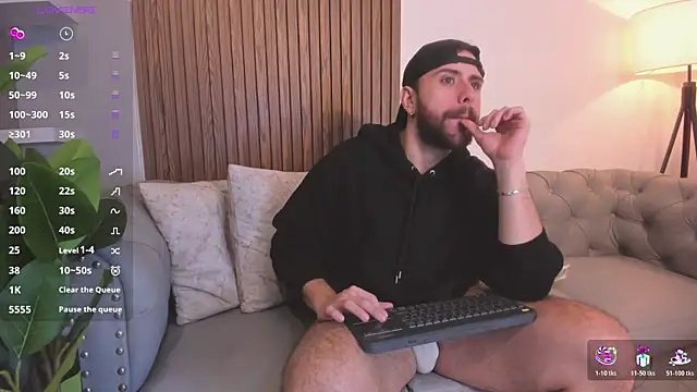 Snapshot of Maximo_Wolff chatting on 04-12-26, 09:03 Maximo Wolff online show from 04-12-26, 09:03