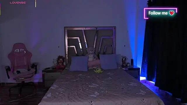 lunaarose online show from 03-12-26, 03:34