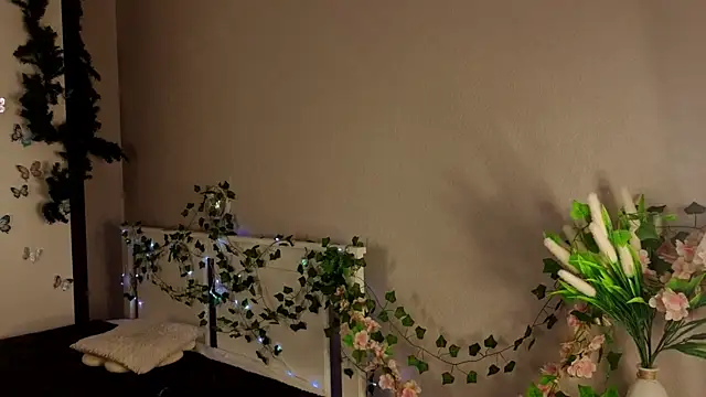 BlushinBloom online show from 04-15-26, 06:09