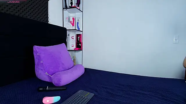 karlamoon23 online show from 04-09-26, 08:25