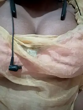 kaviyaponnu0987 online show from 02-13-26, 08:38