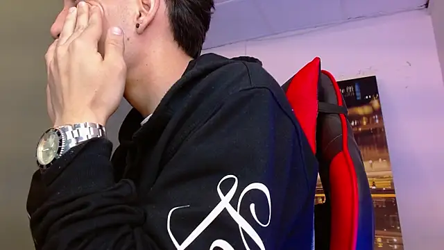 alexgiraldo   online show from 05-11-26, 01:39