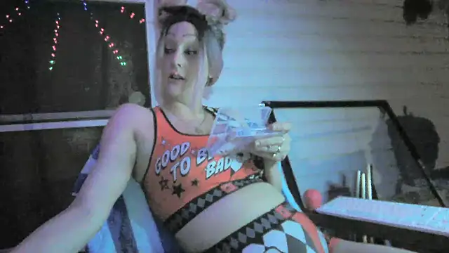 Snapshot of Splash_Queen420 chatting on 06-14-26, 03:30 Splash Queen420 online show from 06-14-26, 03:30