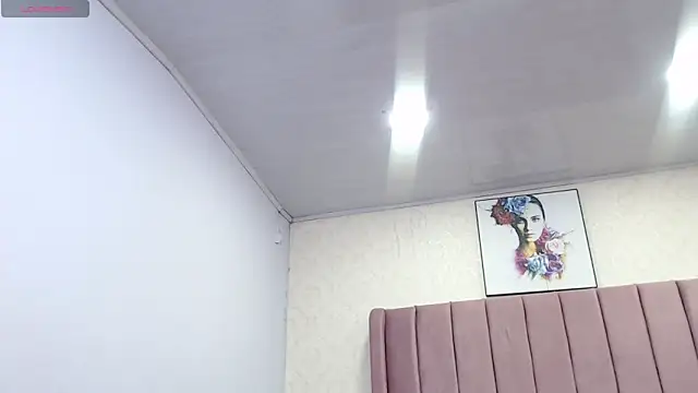 Snapshot of AriannaAdames chatting on 03-25-26, 01:17 AriannaAdames online show from 03-25-26, 01:17