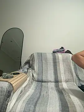 heloagreen  online show from 04-14-26, 01:55