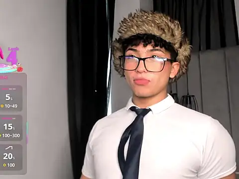 Snapshot of Valentin0_3 chatting on 10-27-25, 11:58 Valentin0 3 online show from 10-27-25, 11:58