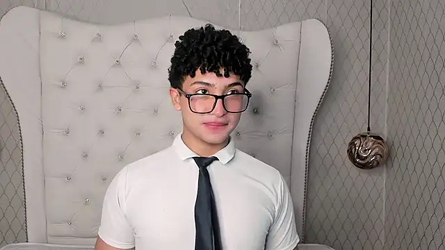 Snapshot of Valentin0_3 chatting on 11-03-25, 12:28 Valentin0 3 online show from 11-03-25, 12:28