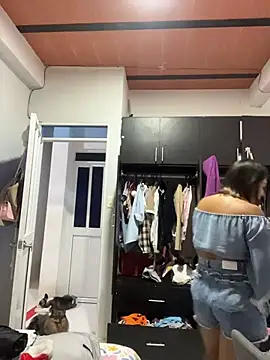 emilysofiia online show from 10-31-25, 11:17