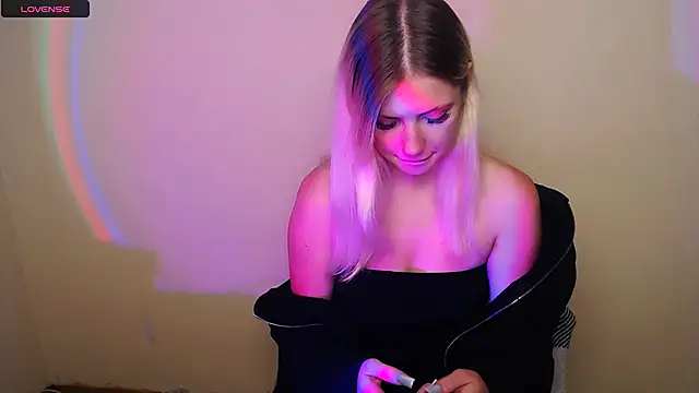 AliceHotty  online show from 10-13-25, 10:15