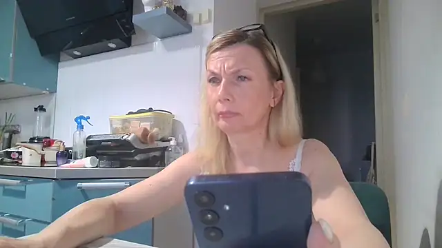 Snapshot of Sweetmurrr chatting on 06-24-26, 12:53 Sweetmurrr online show from 06-24-26, 12:53