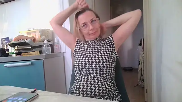 Snapshot of Sweetmurrr chatting on 07-14-26, 02:16 Sweetmurrr online show from 07-14-26, 02:16