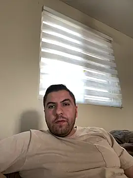 Snapshot of raulgzz4 chatting on 03-24-26, 03:39 raulgzz4 online show from 03-24-26, 03:39