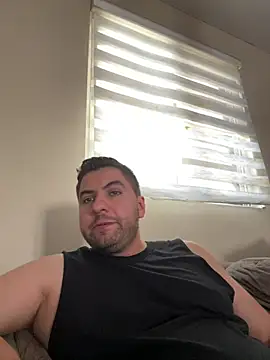 Snapshot of raulgzz4 chatting on 03-26-26, 05:29 raulgzz4 online show from 03-26-26, 05:29