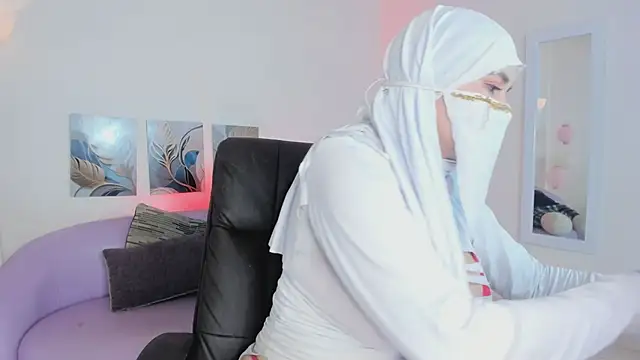 Snapshot of salma_isawwii chatting on 05-16-26, 02:27 salma isawwii online show from 05-16-26, 02:27