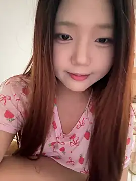 Snapshot of mimi9420 chatting on 05-07-26, 02:44 mimi9420 online show from 05-07-26, 02:44