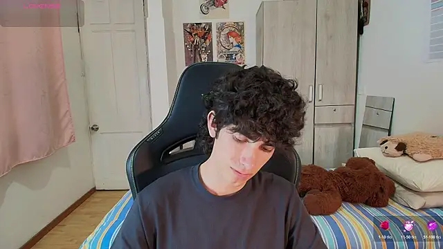 Nude Boy18 online show from 05-30-26, 03:14