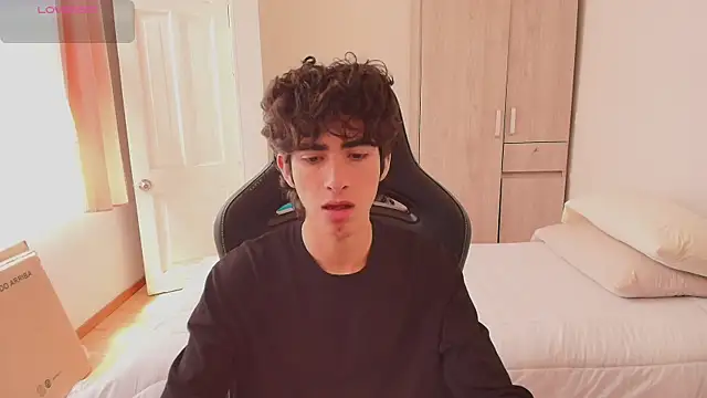 Nude Boy18 online show from 06-03-26, 06:24