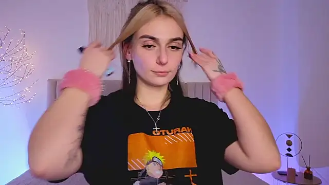 Little mia   online show from 03-15-26, 11:22