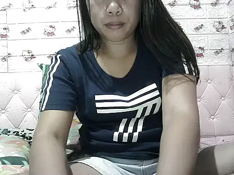 Pilipinalyn23 online show from 05-10-26, 03:33