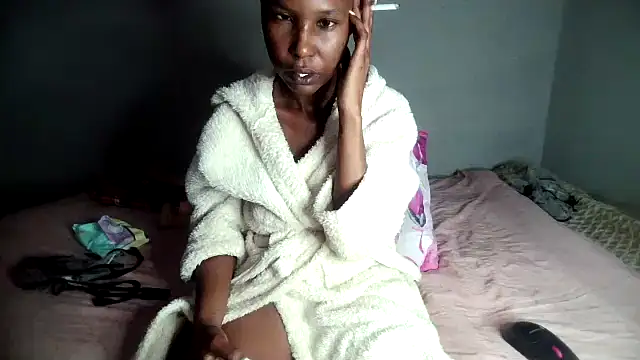 Snapshot of blueyXxX chatting on 04-21-26, 03:24 blueyXxX online show from 04-21-26, 03:24