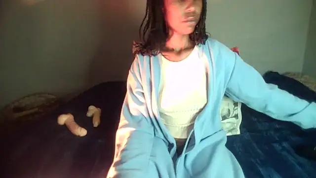 Snapshot of blueyXxX chatting on 05-24-26, 04:34 blueyXxX online show from 05-24-26, 04:34