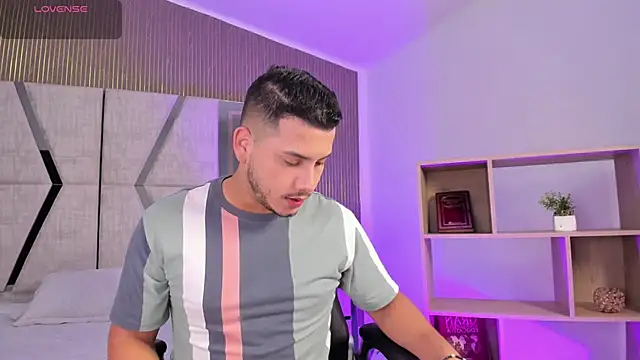 Axel grey  online show from 02-24-26, 12:47