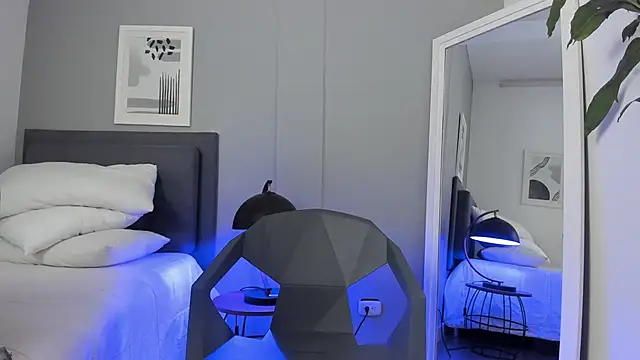 Snapshot of Tylerffoxx chatting on 09-08-25, 08:52 Tylerffoxx online show from 09-08-25, 08:52