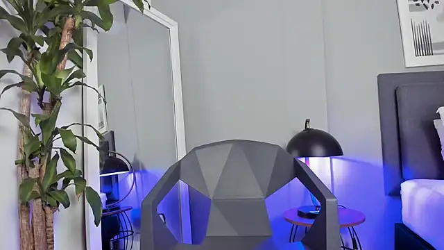 Snapshot of Tylerffoxx chatting on 10-26-25, 08:37 Tylerffoxx online show from 10-26-25, 08:37