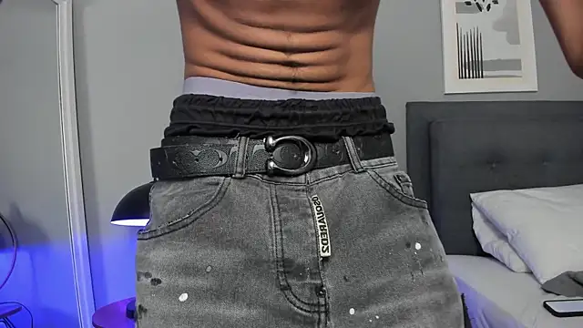 Snapshot of Tylerffoxx chatting on 11-20-25, 08:08 Tylerffoxx online show from 11-20-25, 08:08