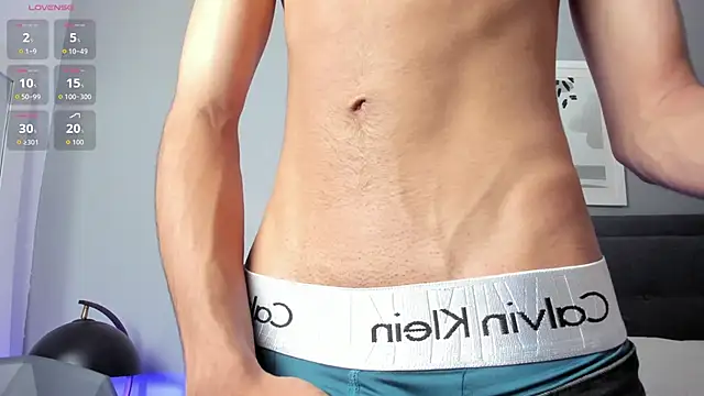 Snapshot of Tylerffoxx chatting on 02-18-26, 08:38 Tylerffoxx online show from 02-18-26, 08:38