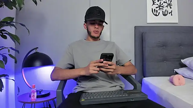 Tylerffoxx online show from 05-23-26, 09:08