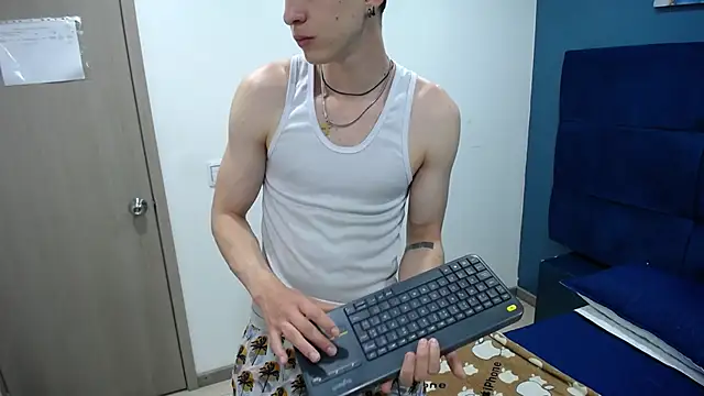 Jheampiiero online show from 10-17-25, 02:30