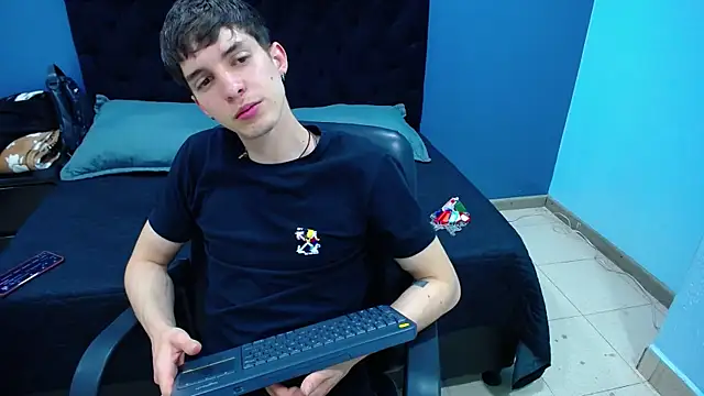 Jheampiiero online show from 10-28-25, 01:25