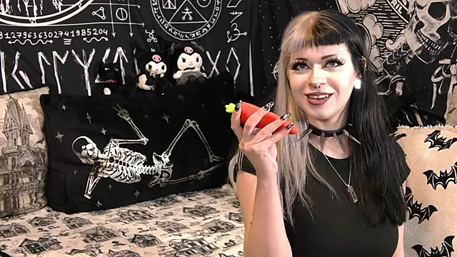 Paige Turner online show from 04-11-26, 03:22