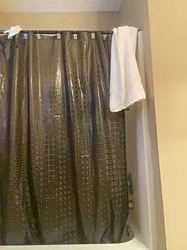 Snapshot of huhgtr chatting on 11-26-25, 05:25 huhgtr online show from 11-26-25, 05:25