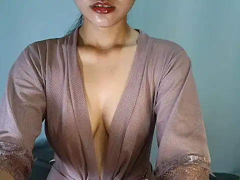Snapshot of Sweet_thea19 chatting on 10-19-25, 04:40 Sweet thea19 online show from 10-19-25, 04:40