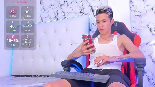 Leonardo-bigcock online show from 04-08-26, 02:22