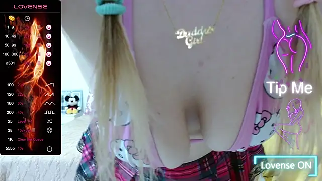 Snapshot of Daddyisssues1 chatting on 06-20-26, 06:27 Daddyisssues1 online show from 06-20-26, 06:27