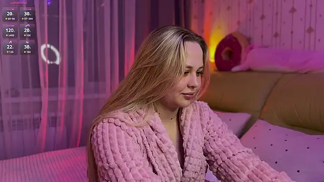 Estella Elwood online show from 04-21-26, 06:34