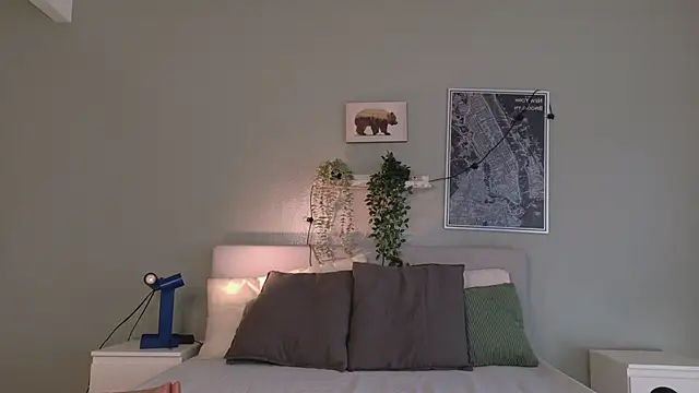 Snapshot of Nickifox__ chatting on 12-22-25, 07:33 Nickifox online show from 12-22-25, 07:33