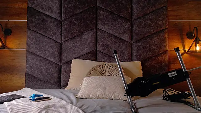 Snapshot of Nickifox__ chatting on 01-09-26, 07:37 Nickifox online show from 01-09-26, 07:37