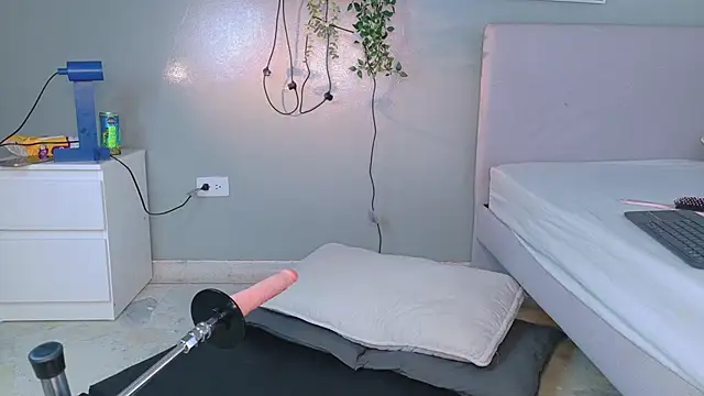 Snapshot of Nickifox__ chatting on 01-13-26, 09:20 Nickifox online show from 01-13-26, 09:20