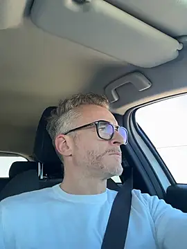 Axl hot online show from 04-03-26, 03:21