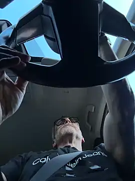 Axl hot online show from 04-07-26, 03:34