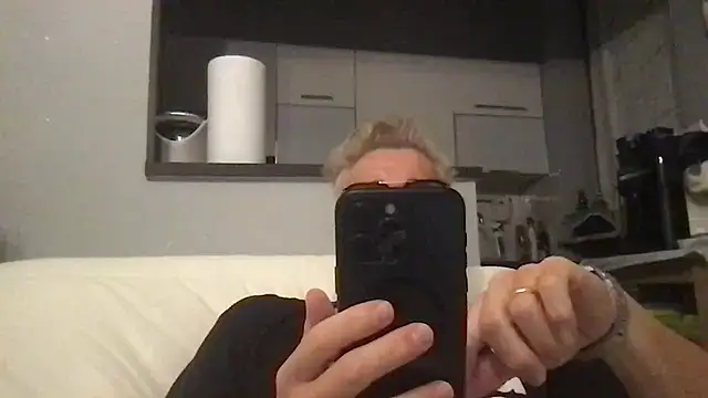 Axl hot online show from 07-13-26, 07:49