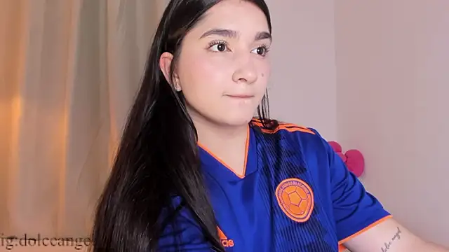 dulceangel   online show from 06-18-26, 03:07