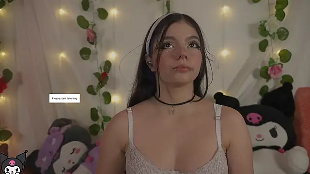 Snapshot of cutee_andrea chatting on 06-10-26, 02:45 cutee andrea online show from 06-10-26, 02:45